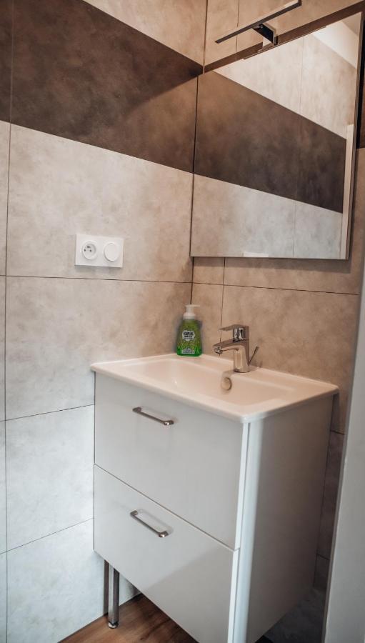 Appartement Neuf, Moderne Et Confortable! Ernée Zewnętrze zdjęcie